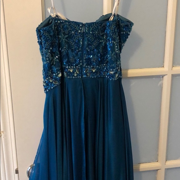 Prom/formal dress - Picture 4 of 4